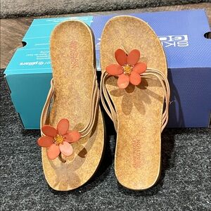 Kenneth Cole Reaction Women's Floral Tan Sandals